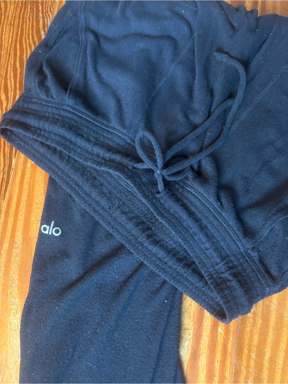 ALO Yoga Soho Sweatpants Navy Drawstring Joggers